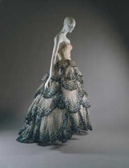 Junon dress, fall/winter 1949–50  © The Metropolitan Museum of Art  